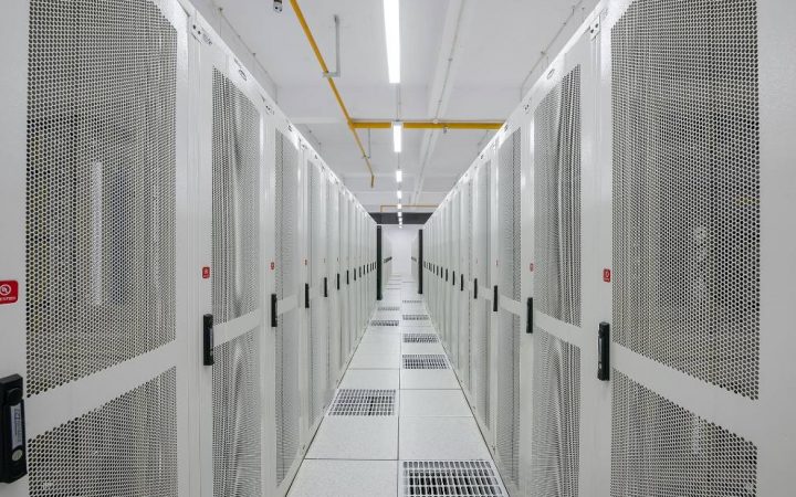Cloud Migration Roadmap: Moving On-Premise Servers to Azure or AWS